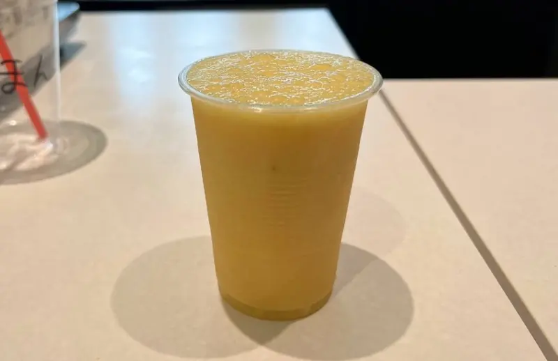 轉乘四大車站絕對不可錯過的現榨冰沙果汁，一杯只要200日圓的大阪老派浪漫。