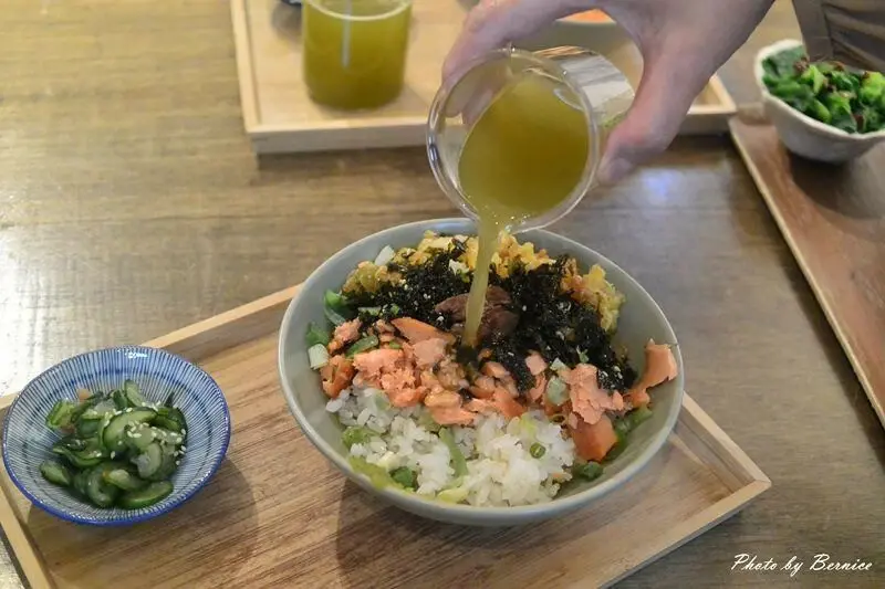 新北坪林區茶香一日遊，順遊坪林老街、坪林茶葉博物館。