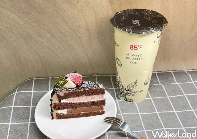 七夕飲料優惠15間！星巴克買一送一CoCo買一送一曖昧助攻，85度C飲料加蛋糕99元必吃。