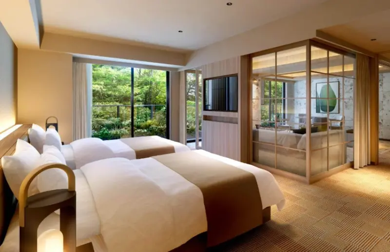 度假勝地輕井澤全新豪華度假酒店盛大開幕，特色景觀房，四季美景伴你入睡。