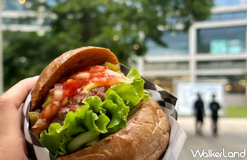 必吃美食「mini B漢堡餐車」的樸實逆襲！堅持黃金比例，帶漢堡控品嚐最真實的美式暴力美學。