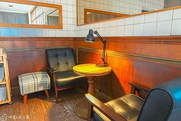 高雄捷運紅線一日遊！逛經典高雄景點、吃必比登肉燥飯，不騎車也能好好玩。 / 部落客「咪醬」提供