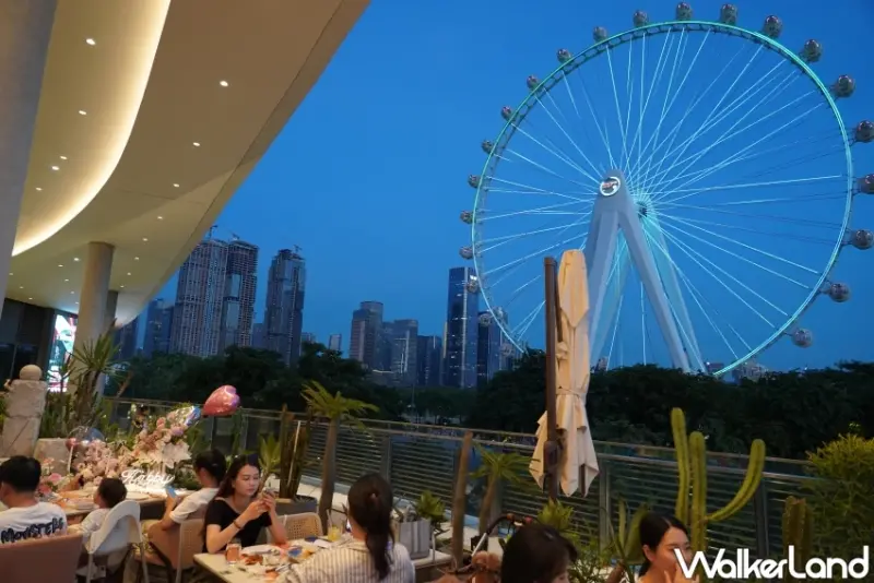 深圳景觀餐廳推薦！遇見花瓣 融合花藝設計、多國料理餐廳，盡覽摩天輪與海灣美景。
