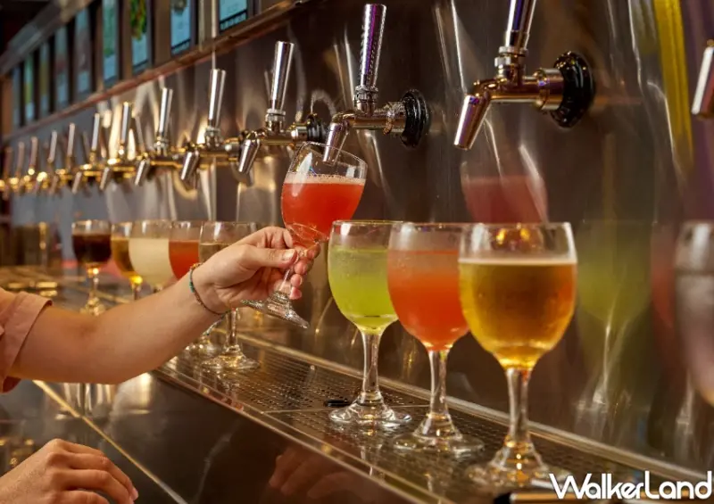 哈根達斯不夠看！信義區火鍋「椒朋友」，酒牆喝到飽 GODIVA雪糕吃到飽。