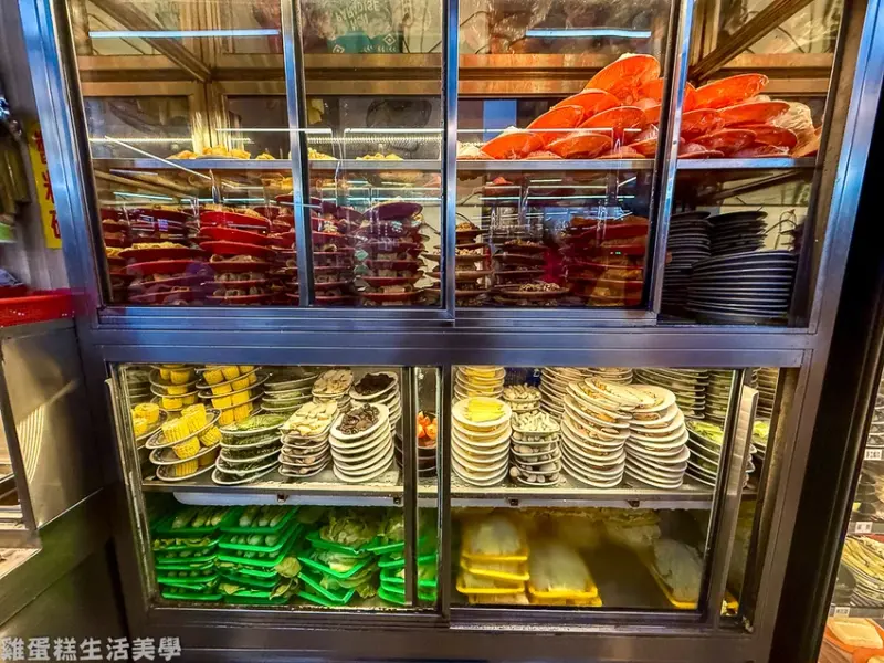 台北西門町小旅行！打卡嶄新亮相「6號彩虹」，大啖石頭火鍋老店鹹香滋味。 / 部落客「雞蛋糕生活美學專題報告」提供