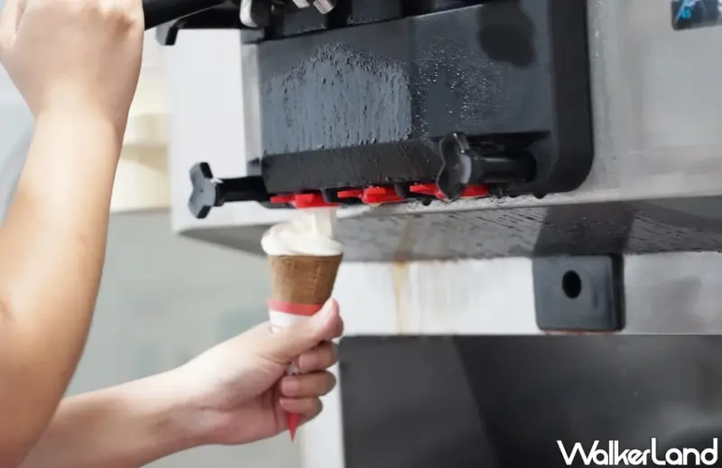 富豪雪糕深圳也吃得到！歡樂港灣香草軟雪糕熱賣，鍾書閣與摩天輪打卡景點一次滿足。