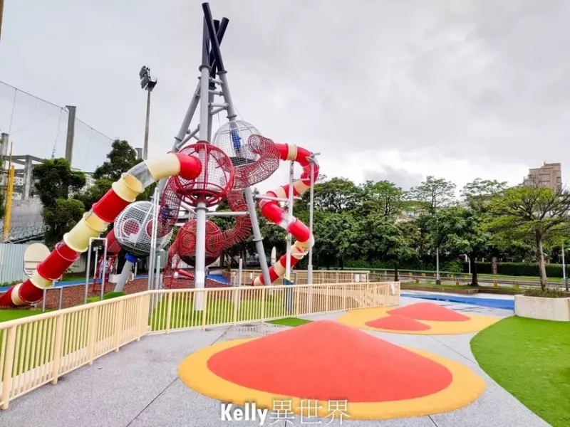台北天母親子一日遊！先吃美食、帶孩子放電，再一起進棒球場嗨翻天。 / 部落客「Kellyの