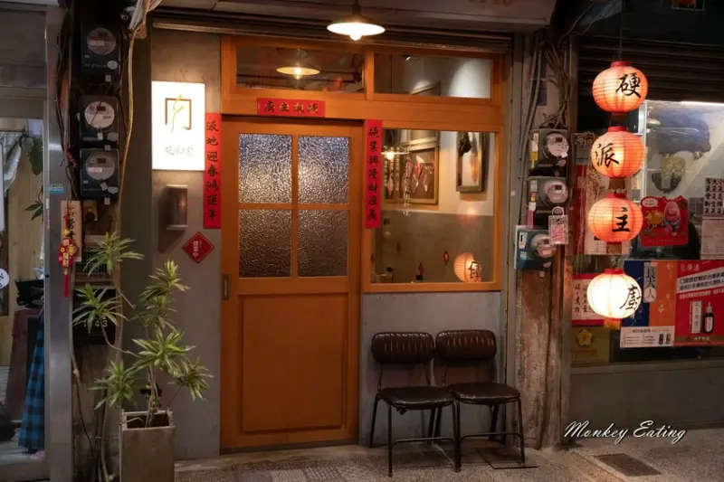 新竹市區一日遊！散步看新竹州圖書館、老屋餐廳裡吃飯，過有氣質的一天。 / 部落客「貪吃猴」提供