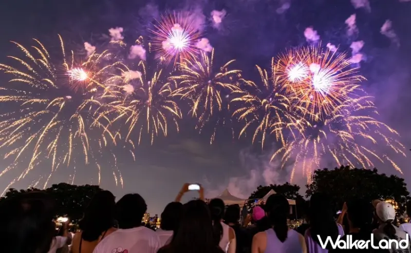 搶攻七夕情人節約會首選！直擊2025大稻埕夏日節煙火，台北國泰萬怡酒店Drift Bar高空暢飲 感受浪漫氛圍。