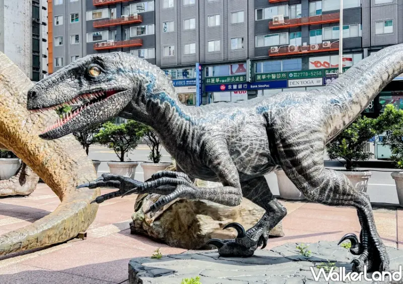 忠孝SOGO恐龍出沒警報！侏羅紀世界巨型暴龍攻陷，會動、會叫超逼真。