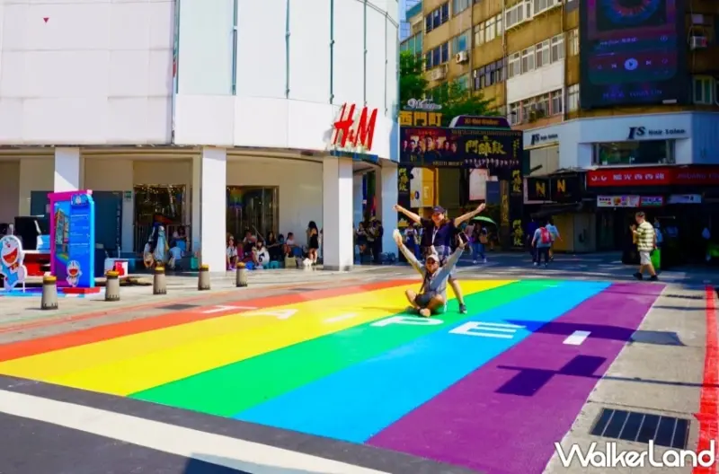 台北西門町小旅行！打卡嶄新亮相「6號彩虹」，大啖石頭火鍋老店鹹香滋味。 / 台北市觀傳局 提供，Walkerland 窩客島 整理 