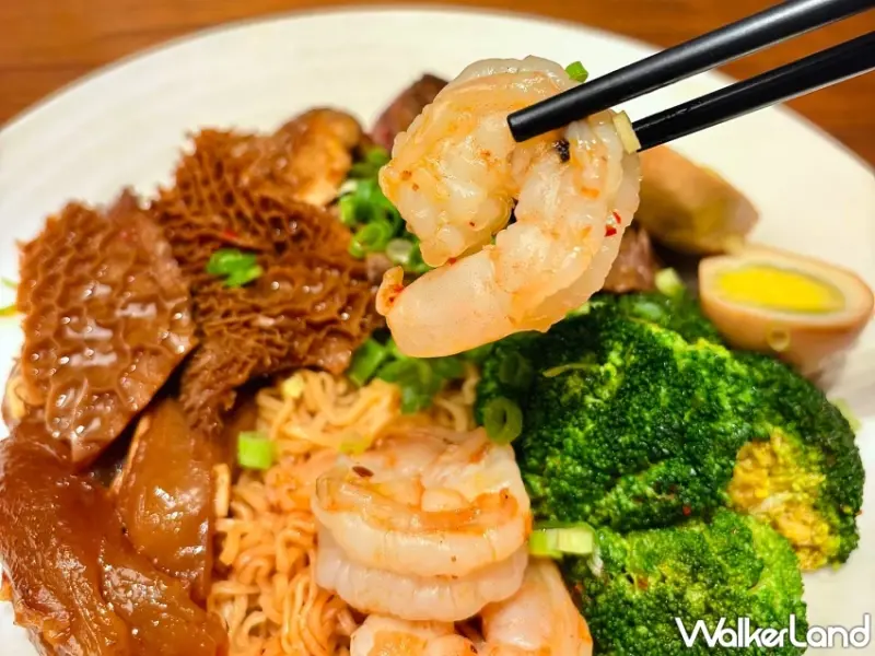 招牌逸林滷味、香烤魔鬼辣雞翅買一送一！台北La Salle森酒吧農曆七月限定「百鬼夜行」主題。