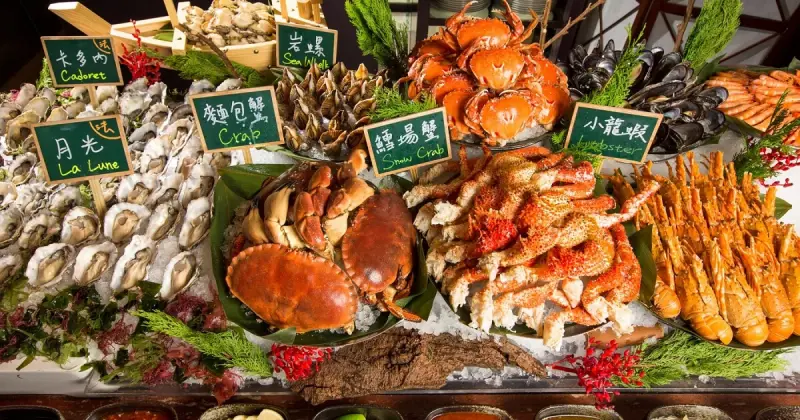 台北文華東方酒店文華Café吃到飽換新菜！平日千元即享海陸奢華主餐與假日限定海鮮和牛吃到飽。