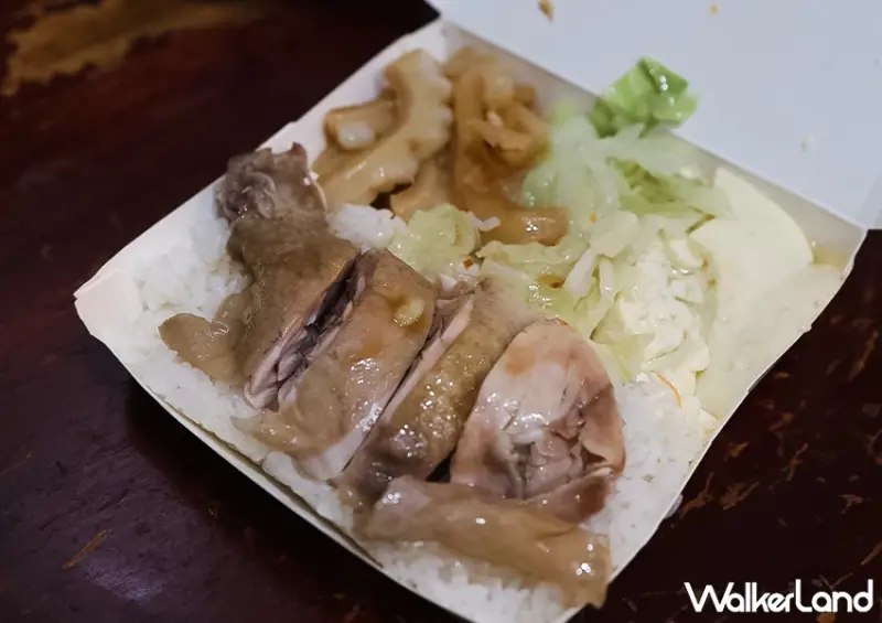基隆必吃雞肉飯便當！美珠土雞 土雞瀑布超浮誇，在地人都吃這間。