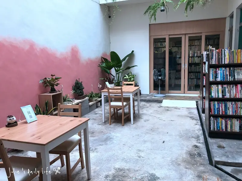 新竹市區一日遊！散步看新竹州圖書館、老屋餐廳裡吃飯，過有氣質的一天。 / 部落客「Julie的吃喝玩樂」提供