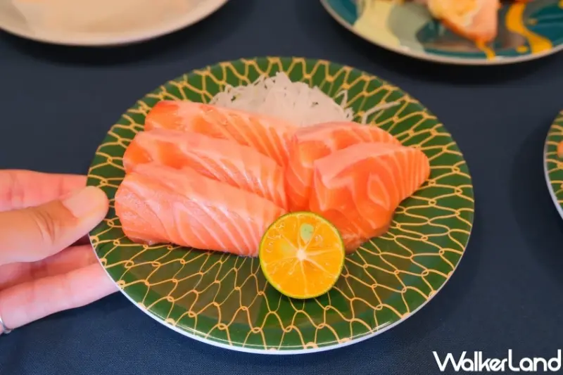 爭鮮買一送一！爭鮮火山鮭魚盛新品開賣，買一盤鮭魚送一盤30元免費吃。