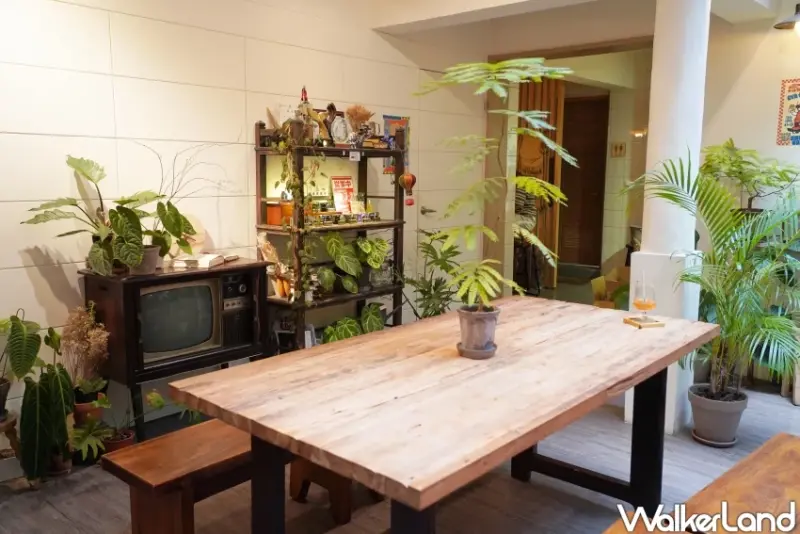 中壢咖啡廳推薦！武威堂咖啡 四層樓天井設計老宅咖啡廳，夏季限定西瓜特調必喝。