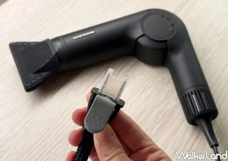 七夕送禮就選這台！TESCOM miniGO吹風機，iPhone大小、護髮出國超方便。