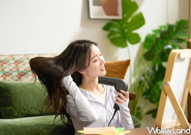 七夕送禮就選這台！TESCOM miniGO吹風機，iPhone大小、護髮出國超方便。