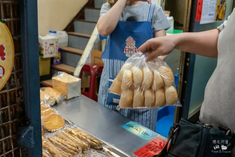 高雄駁二特區一日遊！走逛倉庫群、大港橋，周邊美食景點也不落下。 / 部落客「捲毛阿偉」提供