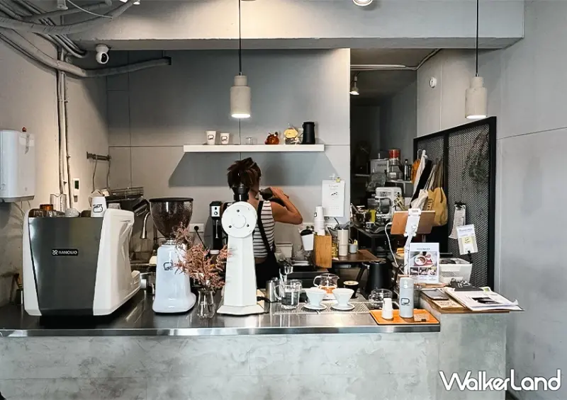 東區咖啡廳推薦！Ratio Coffee Roasters 菜單提拉米蘇必點，台北深夜咖啡廳首選。