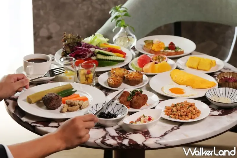 資深公民6折吃到飽！國聯飯店板石咖啡廳健康新菜色全面升級，搶攻東區必吃稱號。