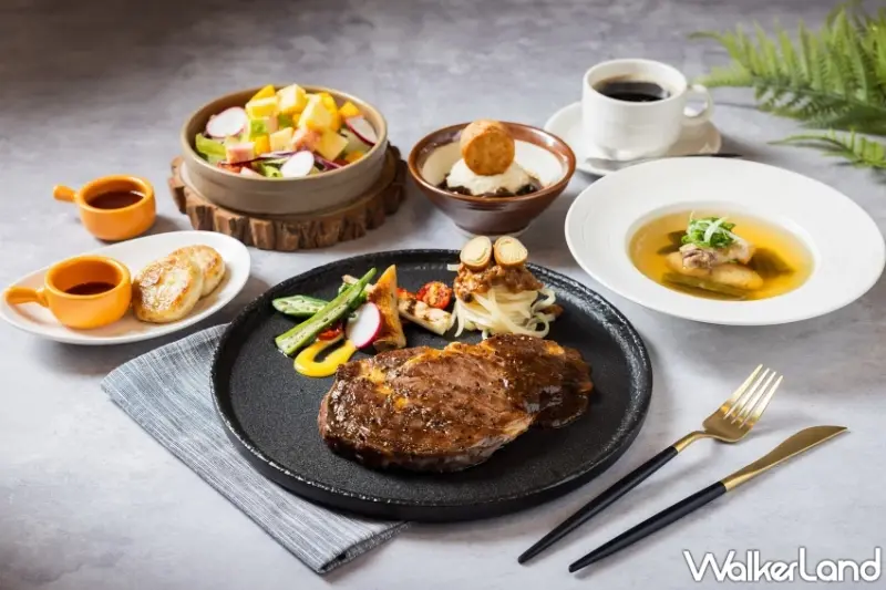 四人同行一人免費！台北天成大飯店百合西餐廳憑學雜費收據，享百合西餐廳晚餐四人同行一人免費。