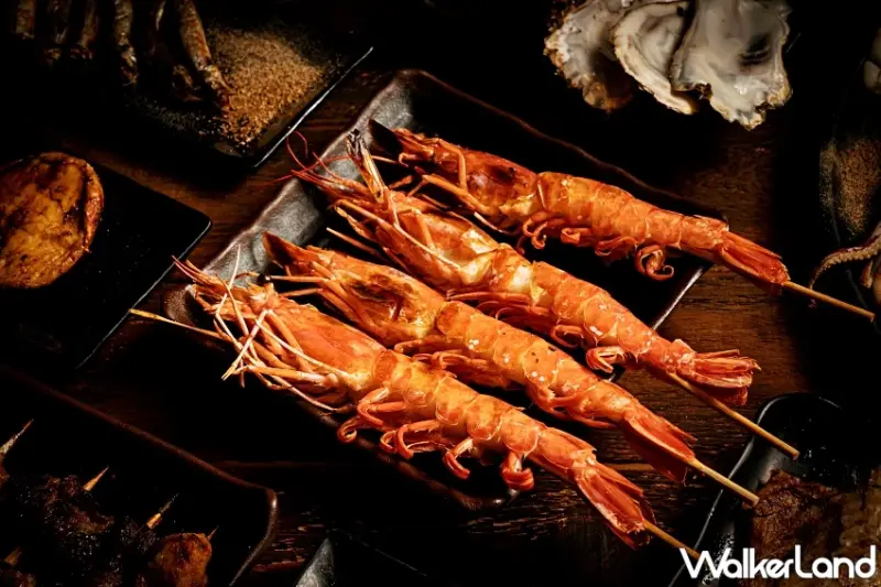 超人氣天使紅蝦買一送一！柒息地串燒居酒屋用爆表CP值的海鮮，慶祝孩子上學後的寧靜時光。