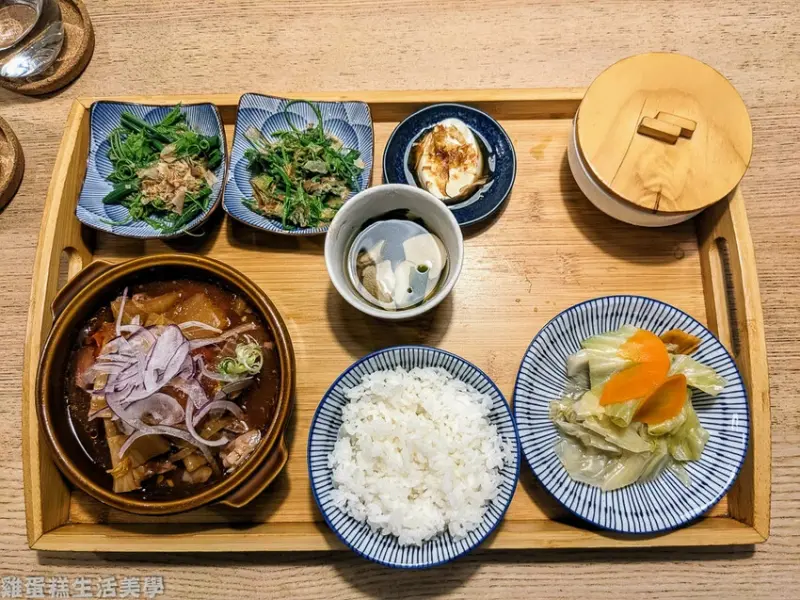 台北水舞嘉年華登場！順遊台北松山看展、逛夜市，欣賞限定37天台北水舞展演。 / 部落客「雞蛋糕生活美學專題報告」提供