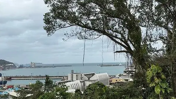 基隆文化巡禮半日遊！登高望海、廟口吃美食，感受一年一度雞籠中元祭氛圍。/ 部落客「大海愛上藍天」提供