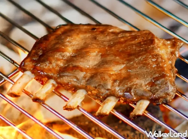 中秋烤肉食材新選擇！KKLife義式莓果醬烤羔羊肩排、紅龍日式蜜汁烤翅小腿，在家輕鬆烤出美味。