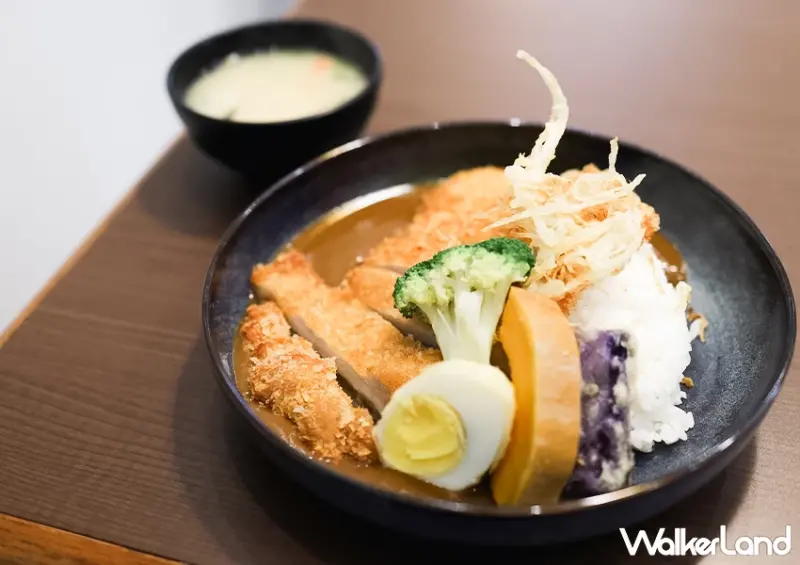 礁溪巷弄美食！銀蕨和洋屋 宜蘭餐廳新開幕，菜單爐端燒香魚、炸雞咖喱飯必點。