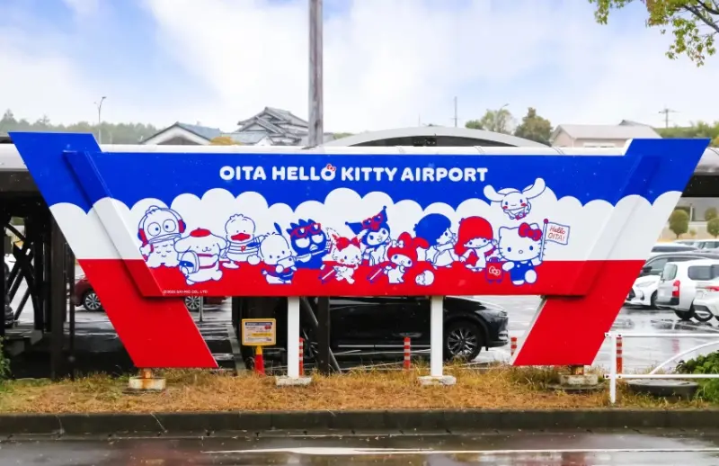 大分機場變身Hello Kitty機場，日本首座三麗鷗角色機場誕生，整座機場變樂園級打卡聖地。