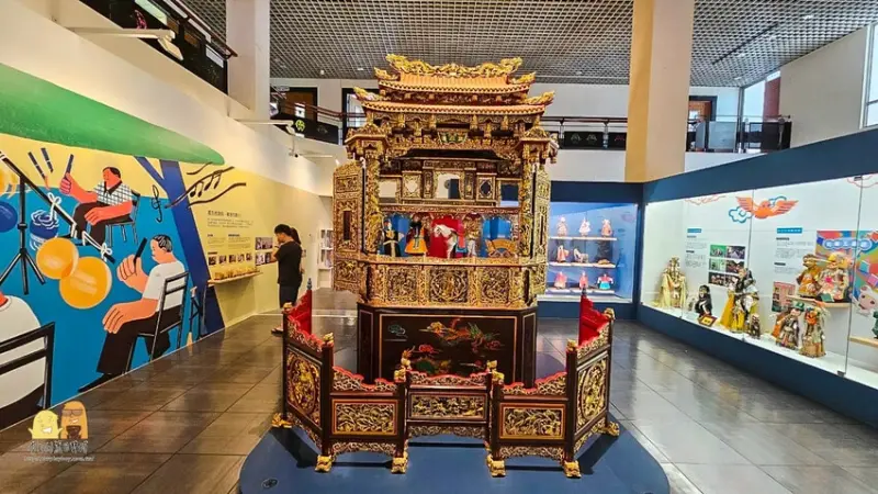 台北水舞嘉年華登場！順遊台北松山看展、逛夜市，欣賞限定37天台北水舞展演。 / 部落客「D&W黑白雙搭」提供