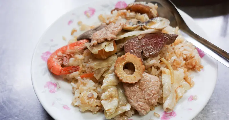 基隆老字號美食推薦！玉山號小吃店 必點無骨炸排骨，在地人激推的義二路小吃。