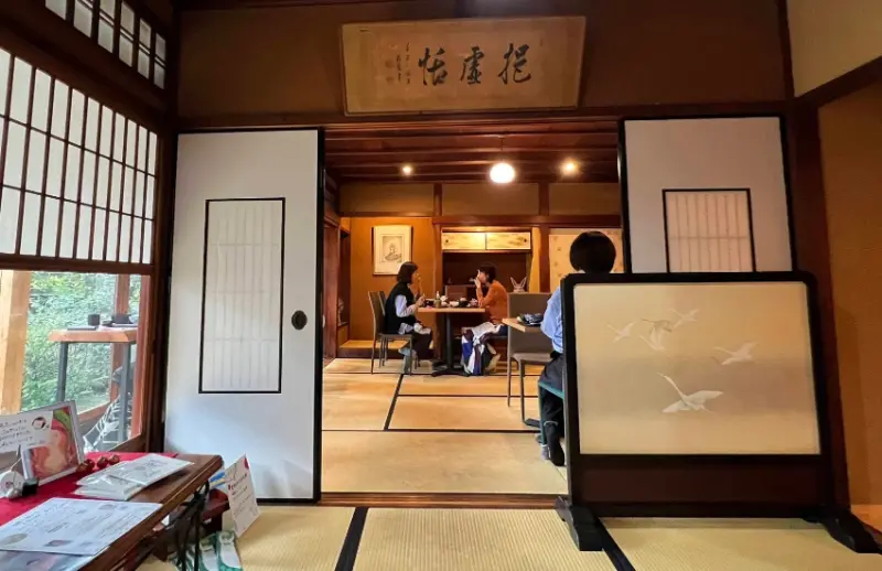 不張揚卻很雋永，走一趟京都左京區的家常料理食堂。