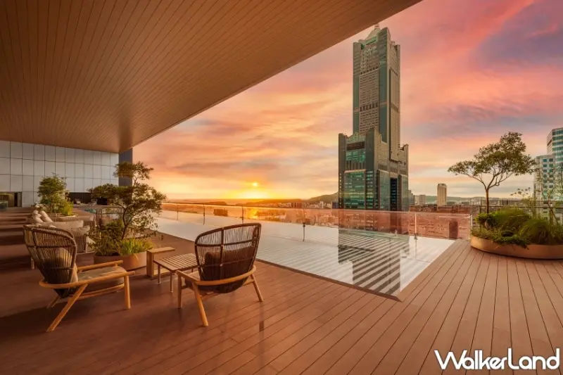 高雄承億酒店推出極致感官雙重饗宴！在高空泳池旁品嚐創意午茶，於星空下品嚐泰南風味宵夜。