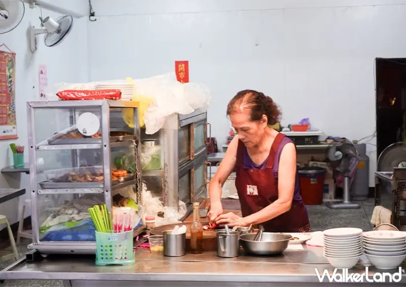 基隆老字號美食推薦！玉山號小吃店 必點無骨炸排骨，在地人激推的義二路小吃。
