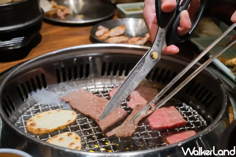 中秋烤肉搶先訂位！信義區姜滿堂烤肉 韓式小菜12款吃到飽，中秋節10元糖餅吃起來。