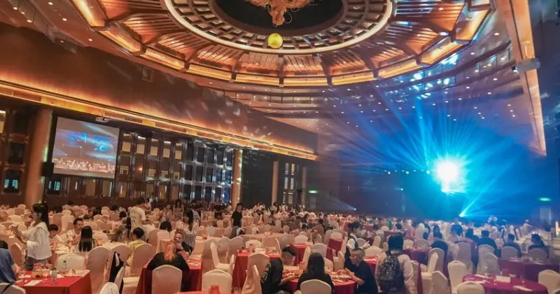 圓山中秋限定星空燒烤！南洋風味燒烤與松葉蟹和牛漢堡，享受Live樂團與啤酒無限暢飲。