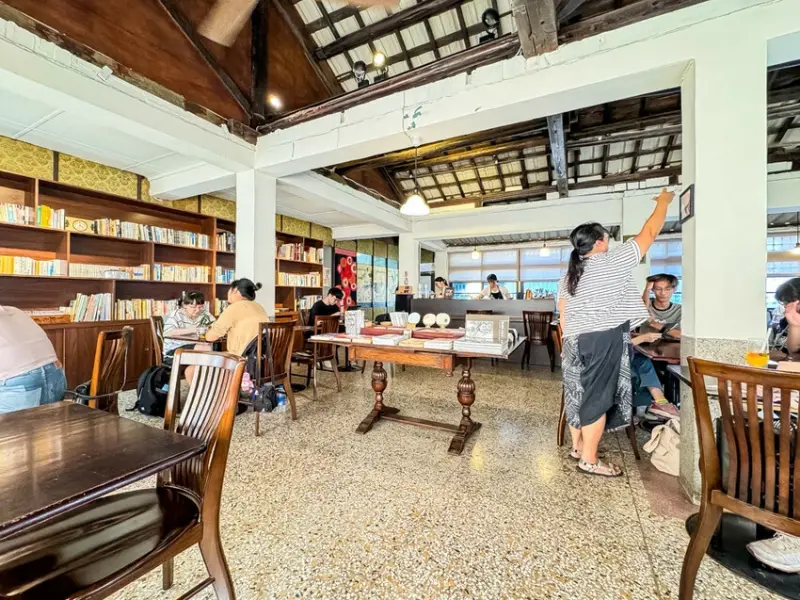 高雄西子灣順遊提案！造訪美術館、古蹟散步拍美照，西子灣追夕陽、賞明月