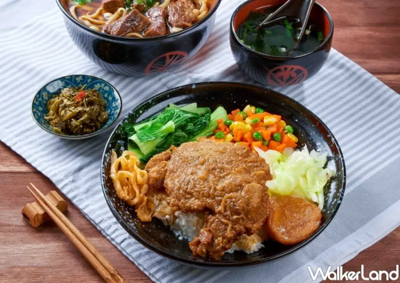 三商巧福牛肉麵109元！三商巧福原汁牛肉麵 紅燒排骨飯，109元超划優惠吃爆。