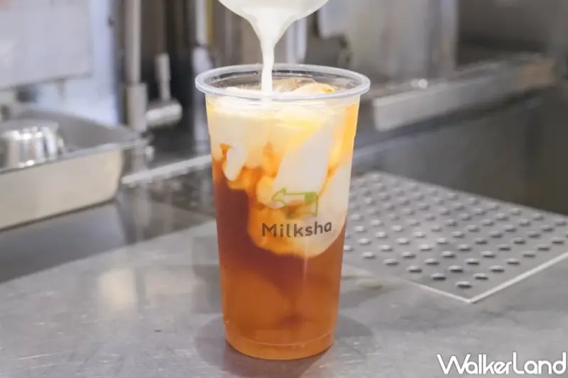 迷客夏醬油手搖杯！迷客夏X金蘭醬油粉粿，全新「黑金粉粿」免費加料。