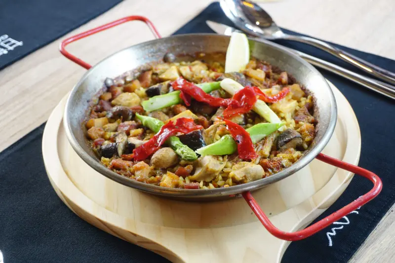 當餐廳走進老宅！「甘簞行瓦 x MVSA 西班牙酒莊餐廳」與台南藍晒圖文創園區，共同演繹獨特西國料理！