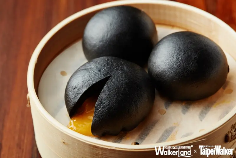 樂天皇朝再添新菜色「竹炭皇金流沙包」！廣東順德風味季節新品搶攻信義美食商圈。