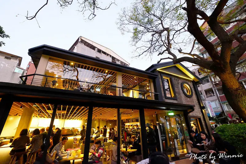 星巴克特色門市「星巴克咖啡 Starbucks Coffee (天玉門市)」 /美食窩客  Winnie  提供