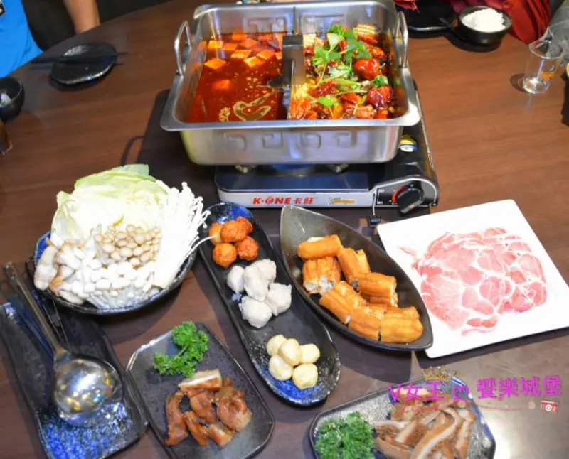  V女王 ღ 饗樂城堡 曾在 伙房台日私藏料理