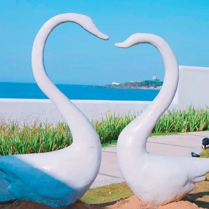 來白沙灣不一定要玩水，午候喝杯咖啡 看看湛藍海岸，來被唯美海岸線療癒吧!