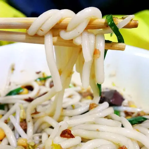 【屏東-內埔鄉】內埔市場百年老店：兩姐妹米苔目