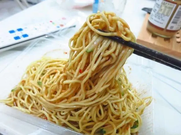 蘆洲早餐「許多涼麵」 /美食窩客 布咕布咕  提供